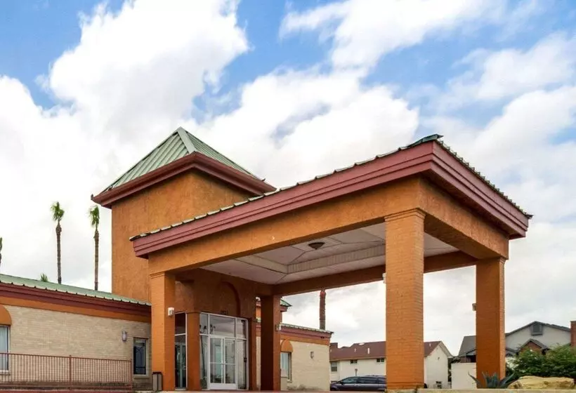 酒店 Econo Lodge Inn & Suites