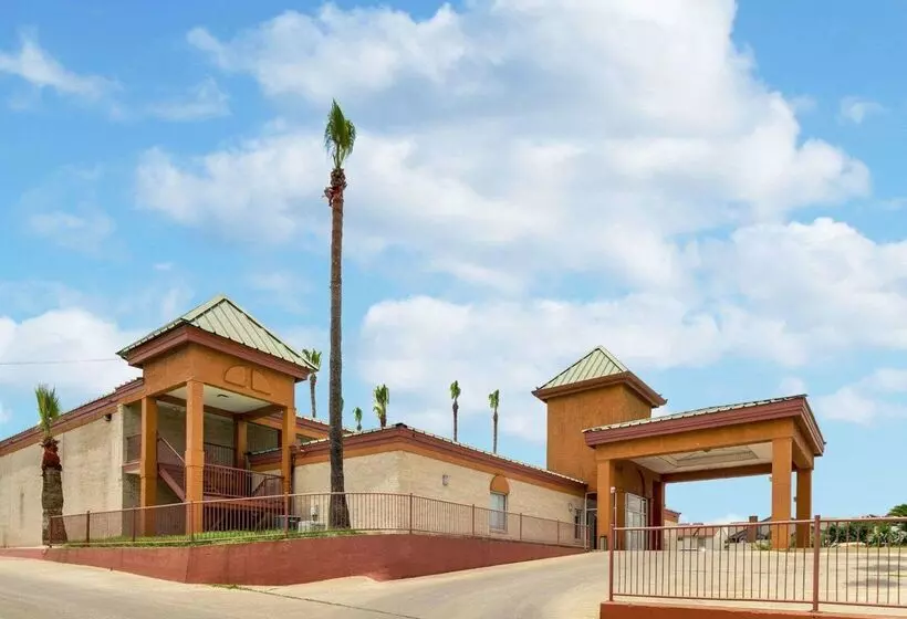 酒店 Econo Lodge Inn & Suites