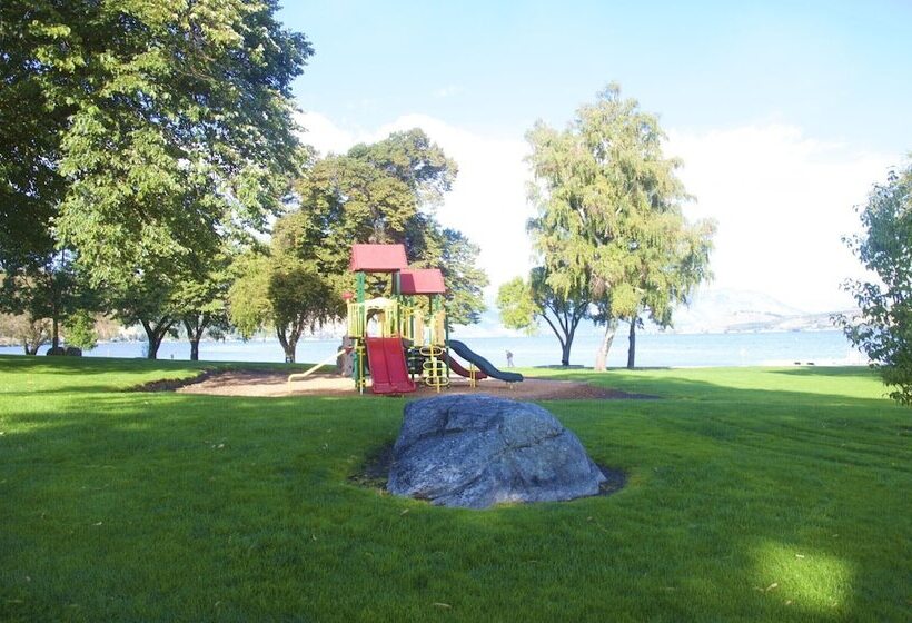 Szálloda Lakeside Lodge And Suites