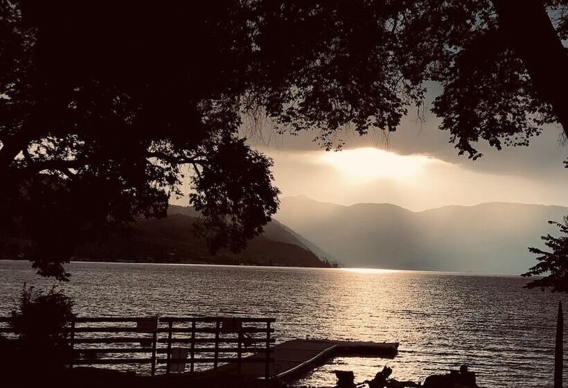 Szálloda Lakeside Lodge And Suites