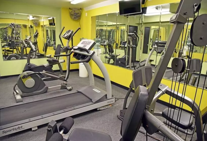 Otel Quality Inn & Suites Near I480 And I29