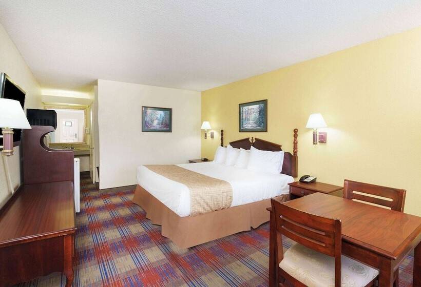 فندق Travelodge By Wyndham Montgomery East