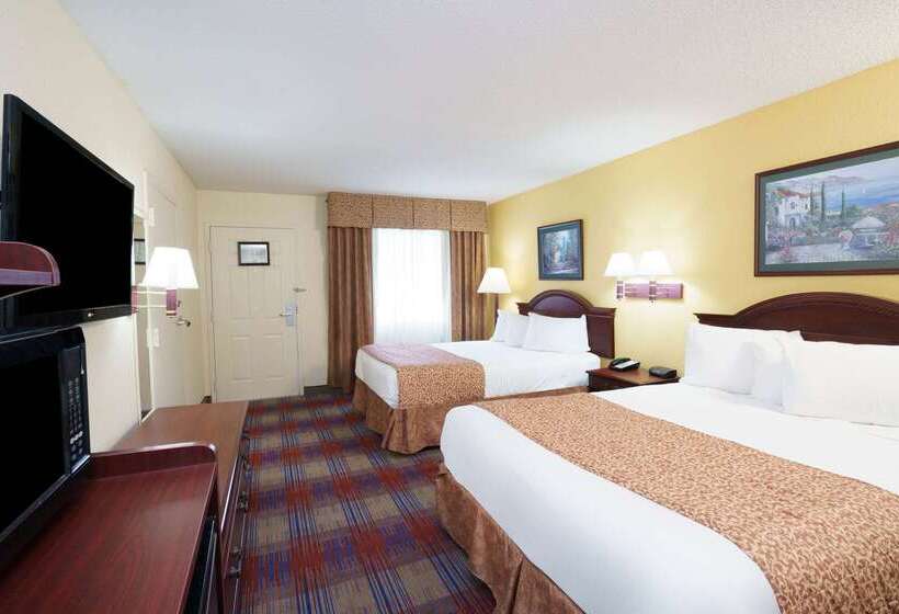 فندق Travelodge By Wyndham Montgomery East