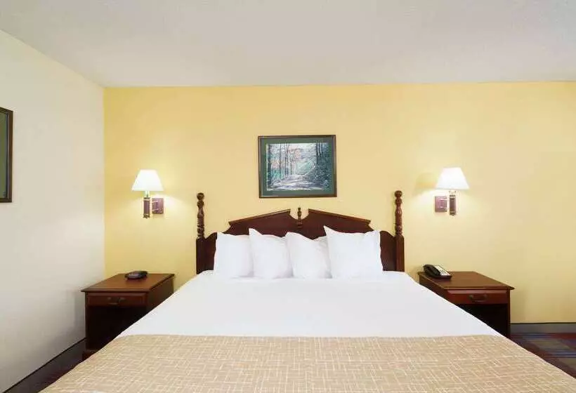 호텔 Travelodge By Wyndham Montgomery East