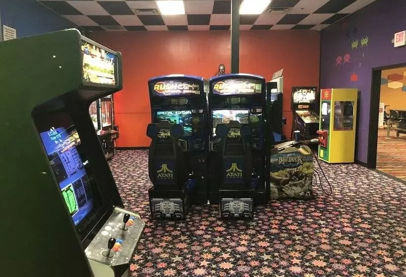 리조트 Gold Dust West