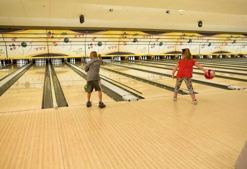 리조트 Gold Dust West