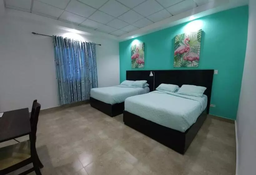 ホテル Coronado Inn