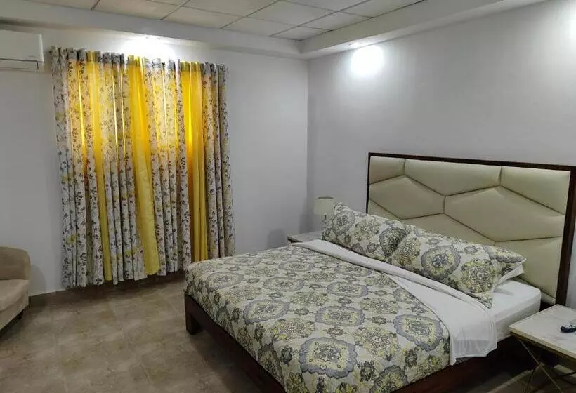 ホテル Coronado Inn