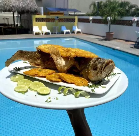 ホテル Coronado Inn