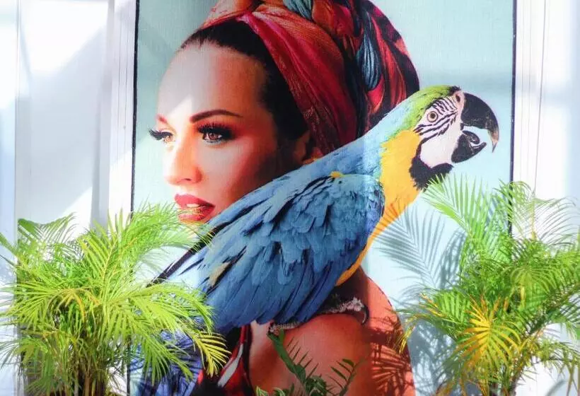 ホテル Coronado Inn