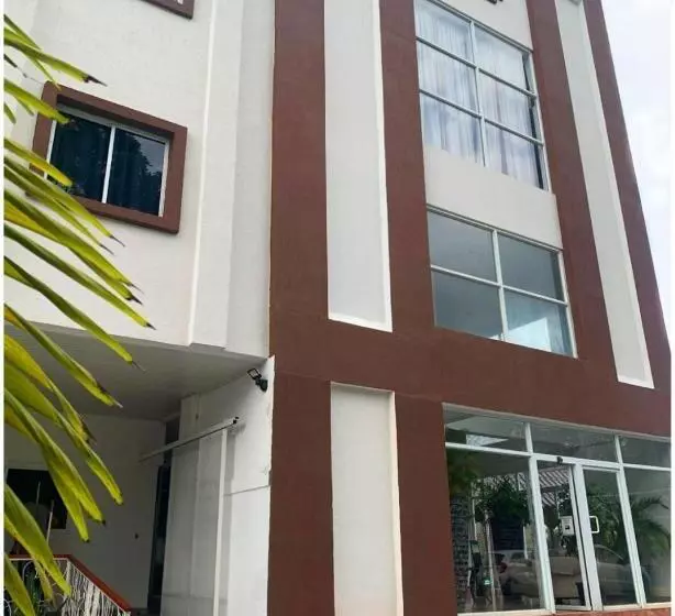 ホテル Coronado Inn