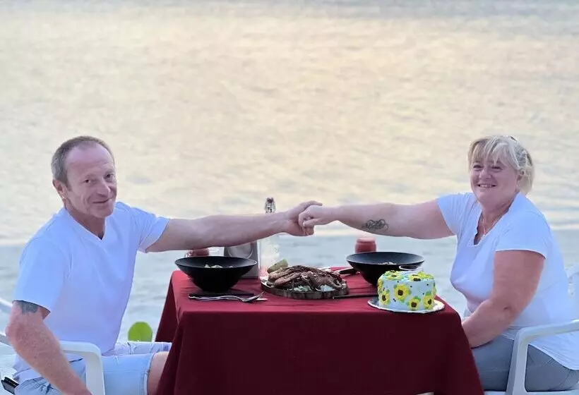 هتل Lagoon Villa Thoddoo