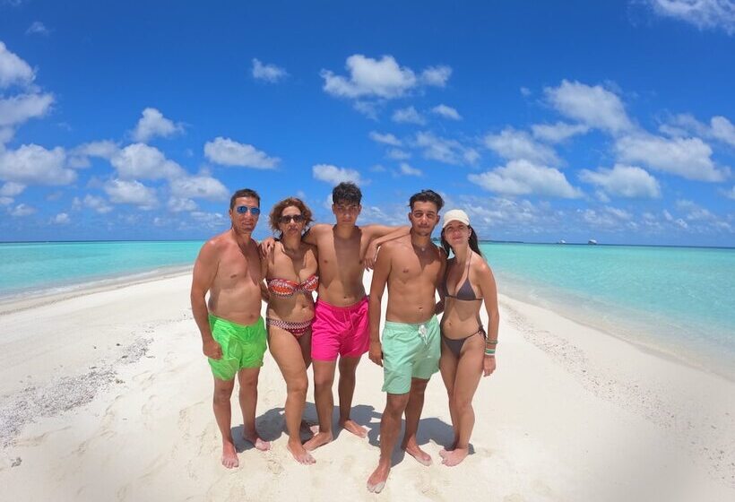 هتل Lagoon Villa Thoddoo