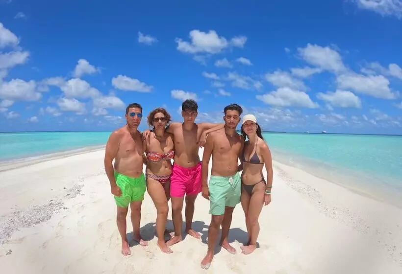 هتل Lagoon Villa Thoddoo