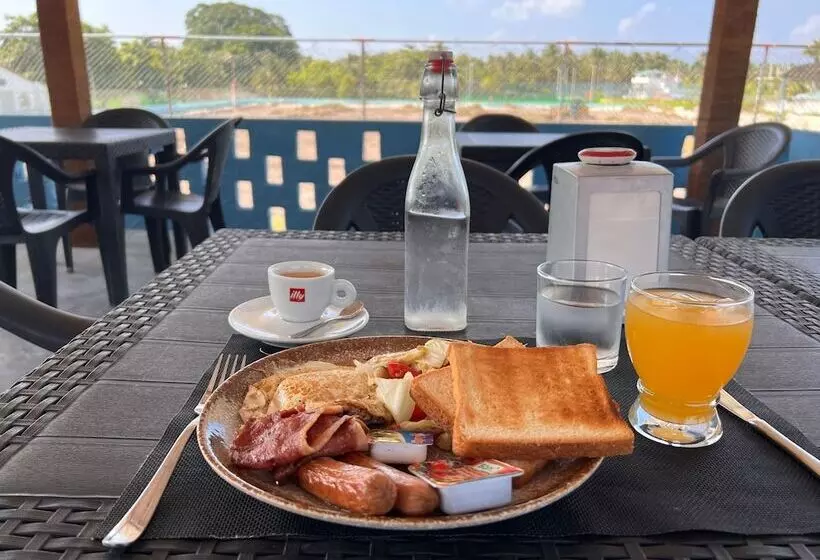 هتل Lagoon Villa Thoddoo