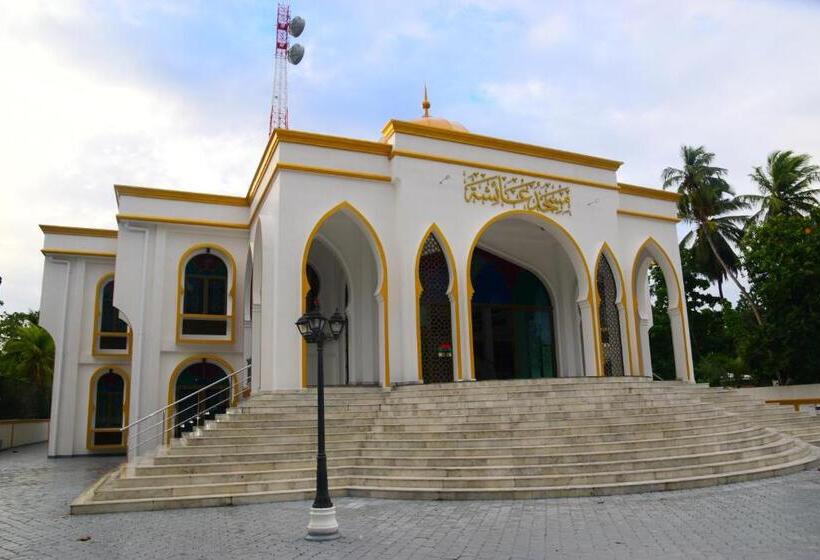 هتل Lagoon Villa Thoddoo