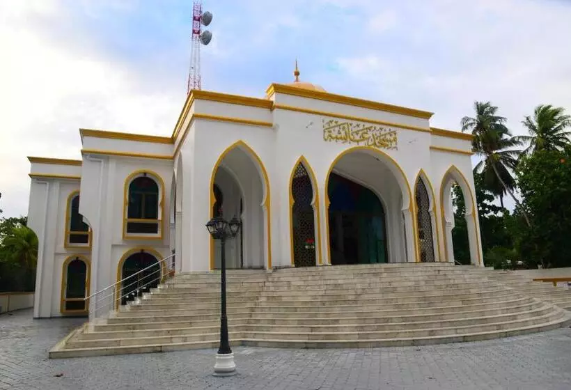 هتل Lagoon Villa Thoddoo