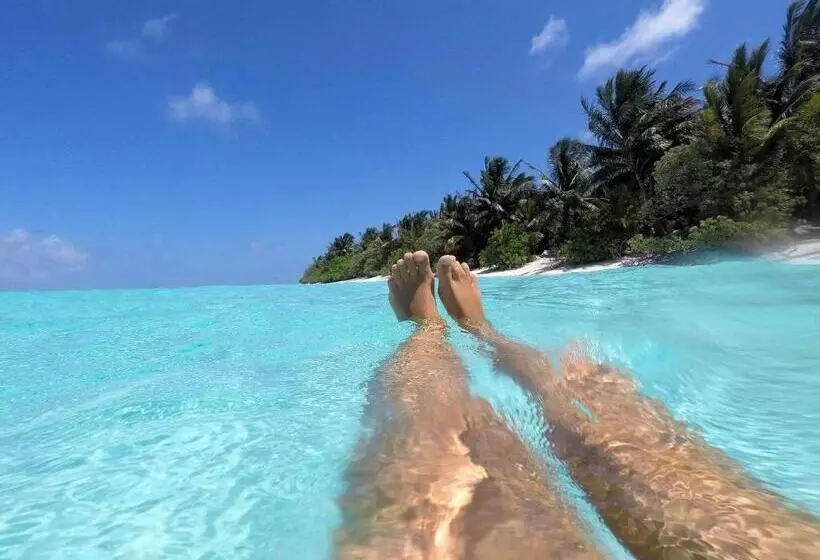 هتل Lagoon Villa Thoddoo