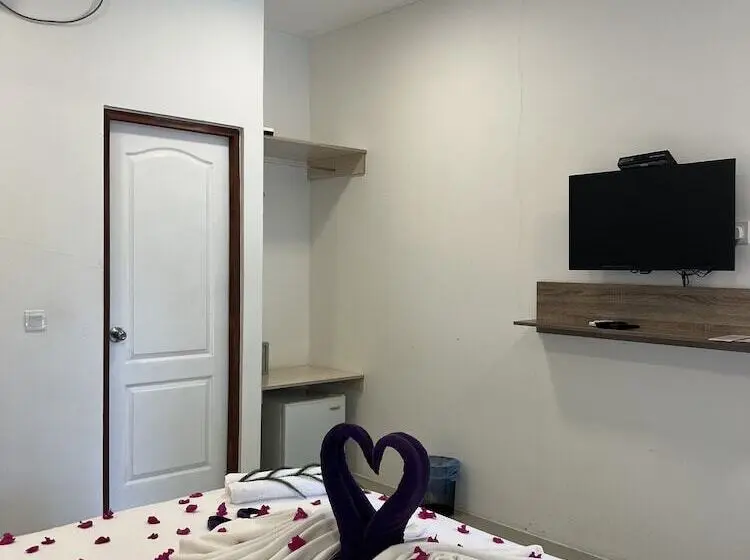 هتل Lagoon Villa Thoddoo