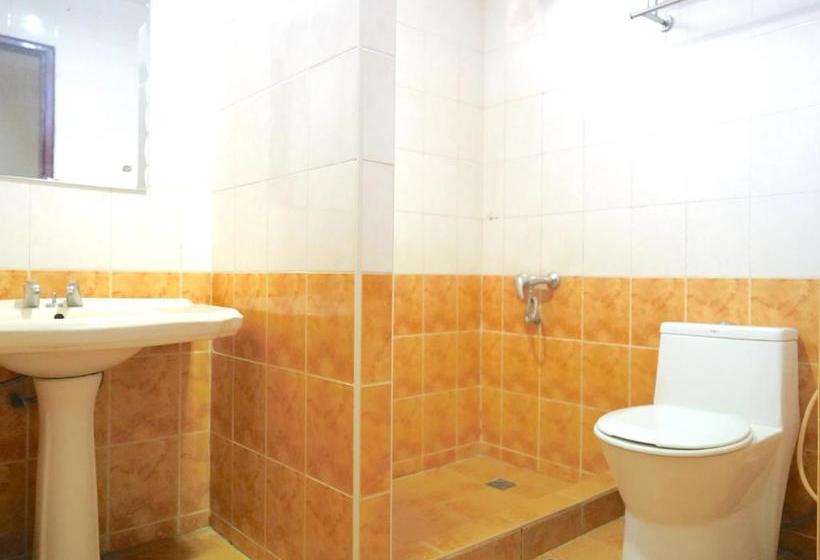 هتل Oyo 44051 Sunlight Inn