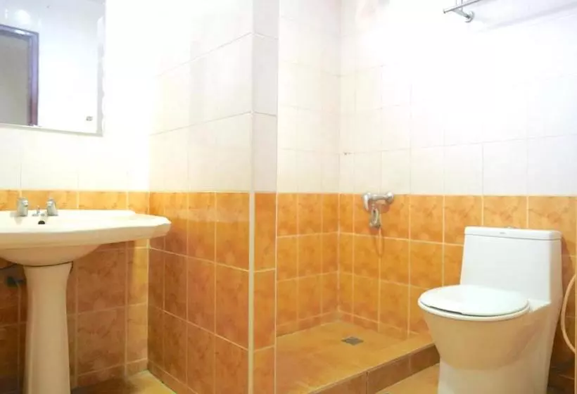 Hotelli Oyo 44051 Sunlight Inn