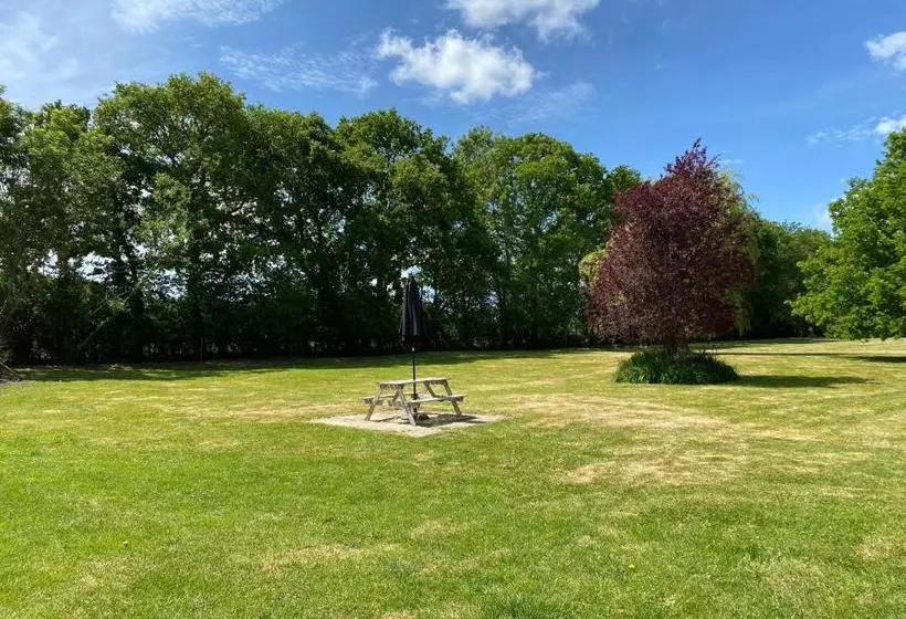 Aamiaismajoitus (B&B) George & Dragon Country Pub & Hotel Wolverton Townsend