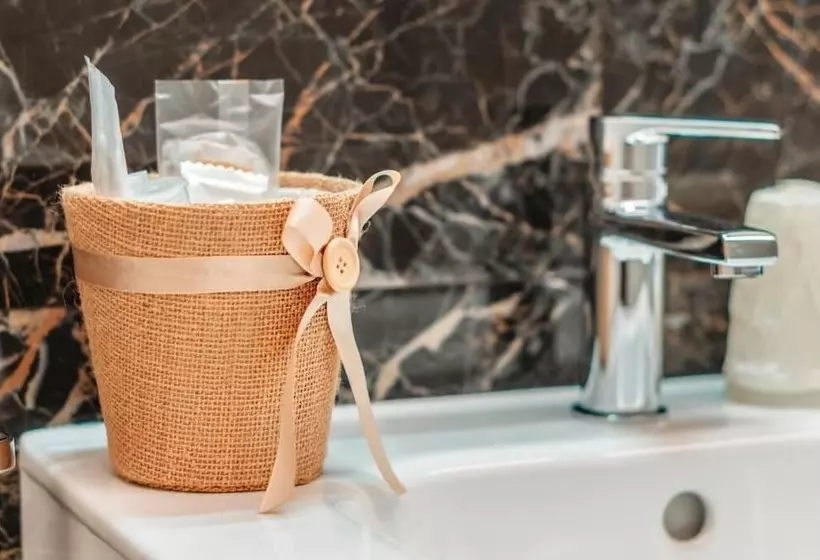 تختخواب و صبحانه Mediterraneo Palace Luxury Affittacamere