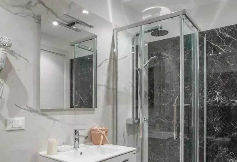 تختخواب و صبحانه Mediterraneo Palace Luxury Affittacamere