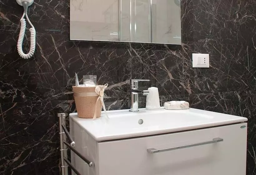 تختخواب و صبحانه Mediterraneo Palace Luxury Affittacamere