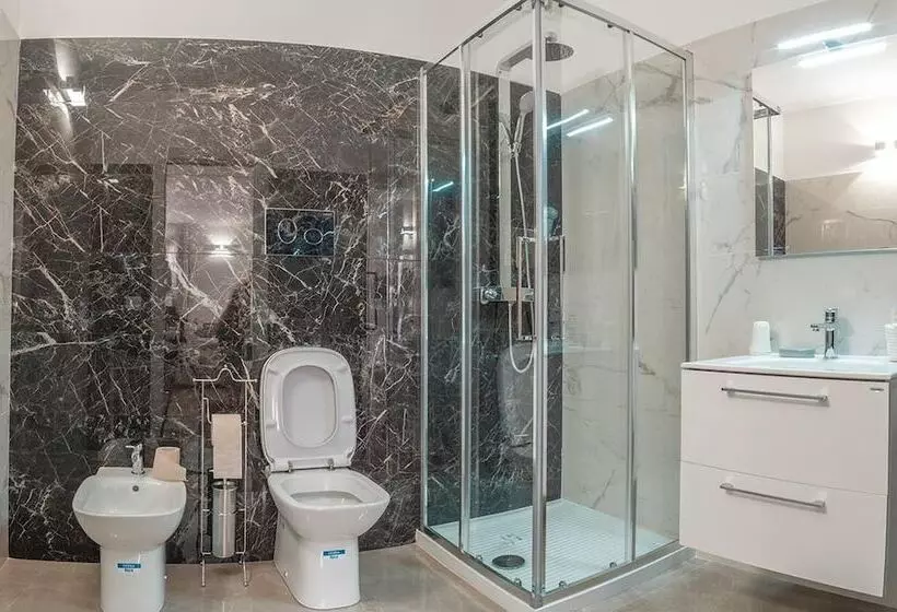 تختخواب و صبحانه Mediterraneo Palace Luxury Affittacamere