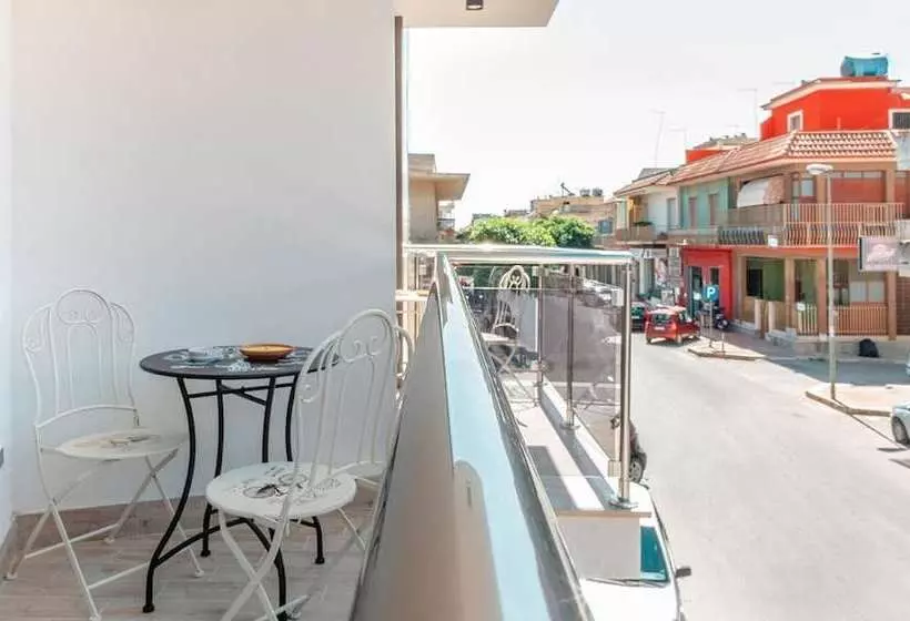 تختخواب و صبحانه Mediterraneo Palace Luxury Affittacamere