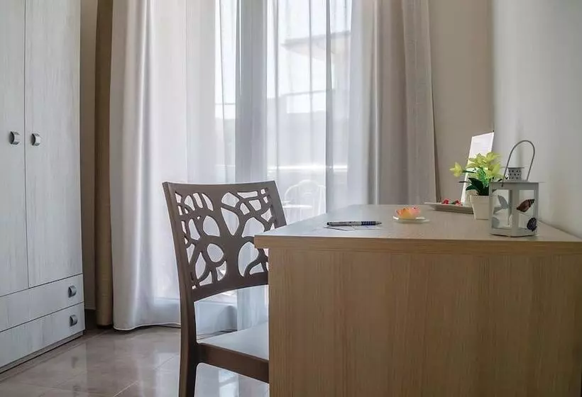 تختخواب و صبحانه Mediterraneo Palace Luxury Affittacamere