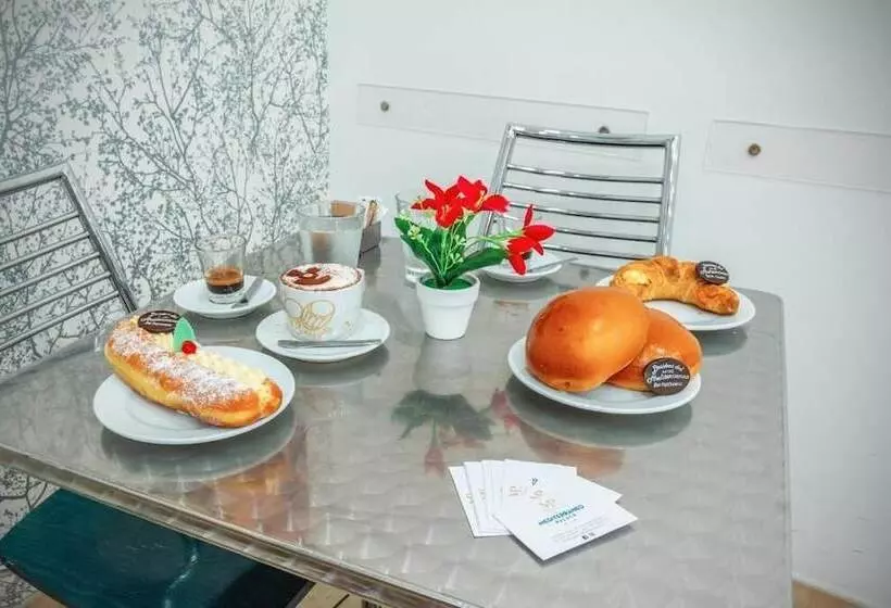 تختخواب و صبحانه Mediterraneo Palace Luxury Affittacamere
