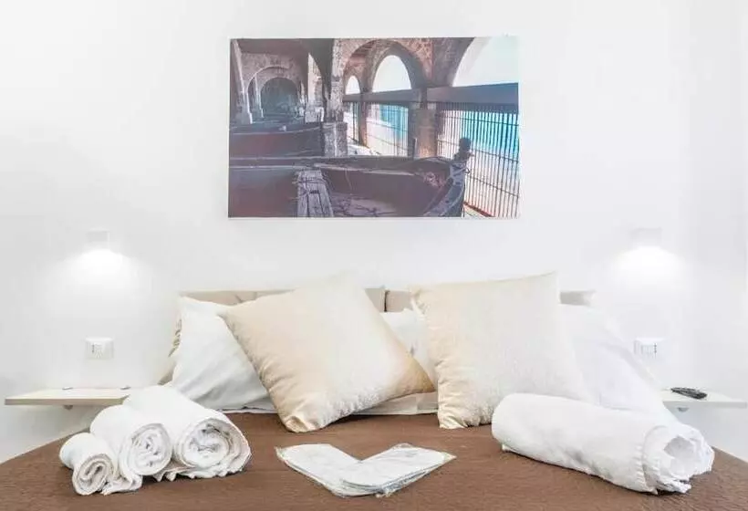 تختخواب و صبحانه Mediterraneo Palace Luxury Affittacamere