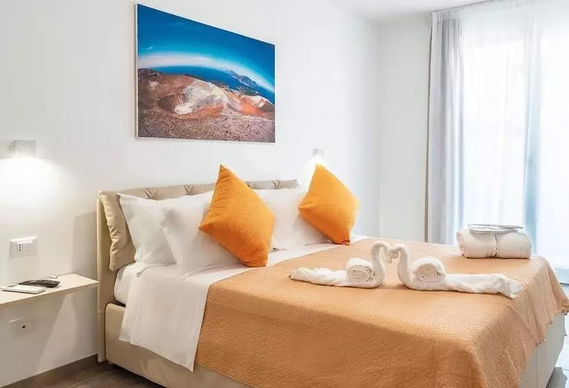 تختخواب و صبحانه Mediterraneo Palace Luxury Affittacamere