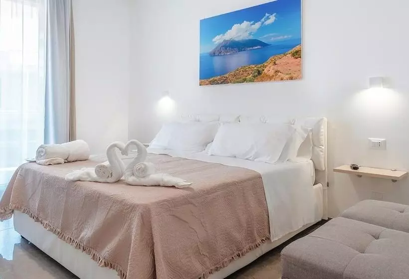 تختخواب و صبحانه Mediterraneo Palace Luxury Affittacamere