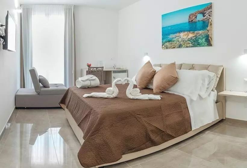 تختخواب و صبحانه Mediterraneo Palace Luxury Affittacamere