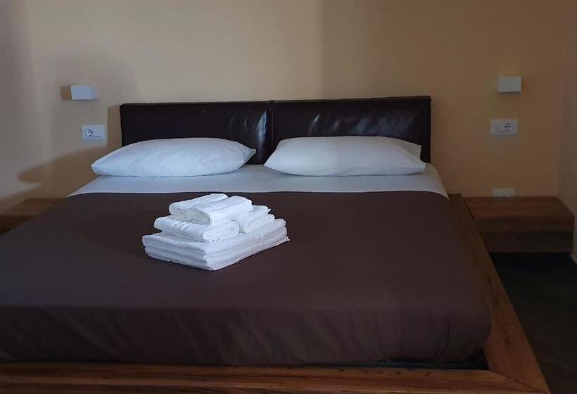 فندق Agriturismo Sant'anna