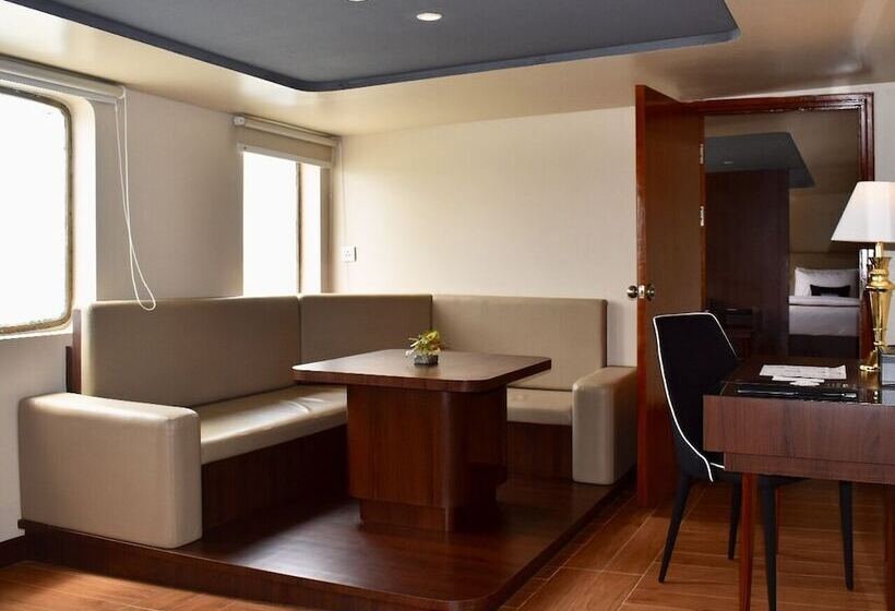 酒店 Doulos Phos The Ship