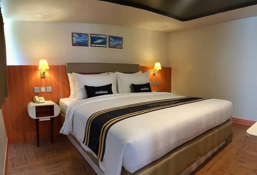 酒店 Doulos Phos The Ship