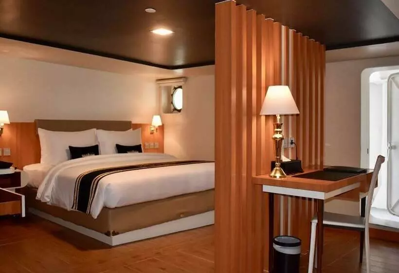 ホテル Doulos Phos The Ship