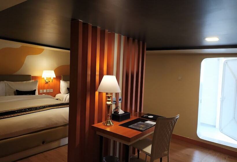 酒店 Doulos Phos The Ship