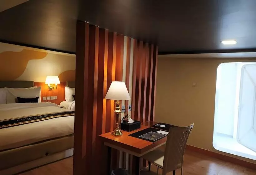 ホテル Doulos Phos The Ship