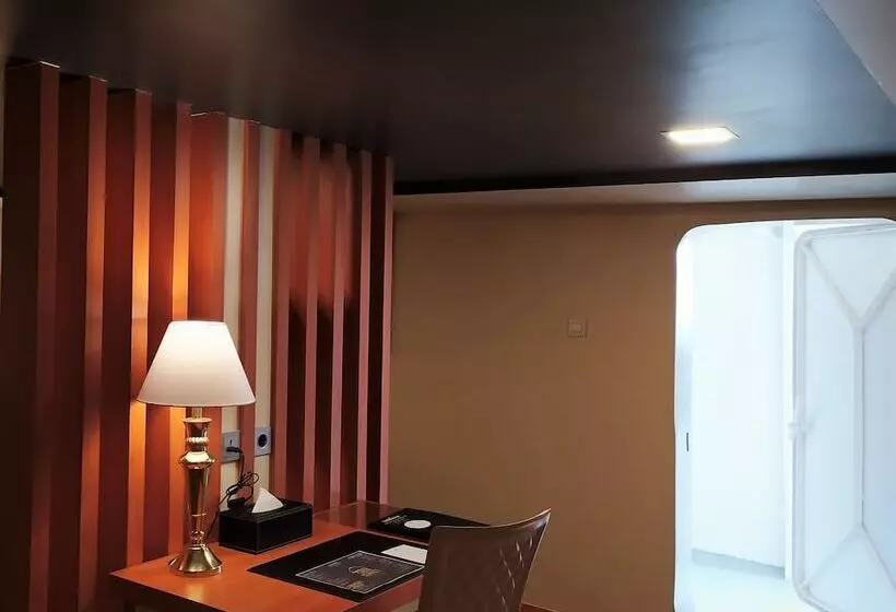 ホテル Doulos Phos The Ship