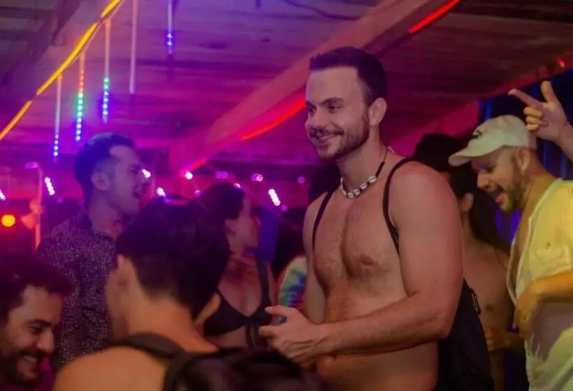 Hotel La Máxima & Lgbt