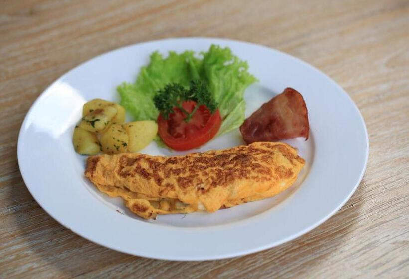 The Mudru Resort By Pramana Villas