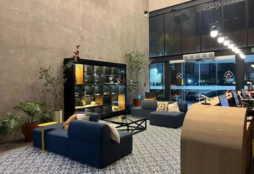 ホテル Hangar Select Aeropuerto Guadalajara