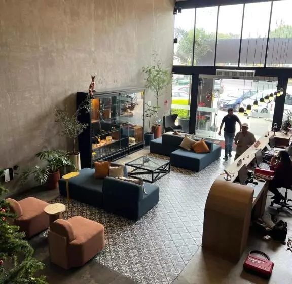 ホテル Hangar Select Aeropuerto Guadalajara