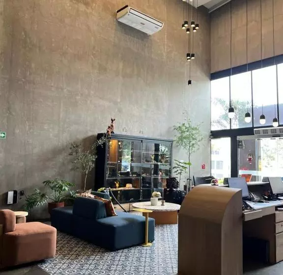 ホテル Hangar Select Aeropuerto Guadalajara