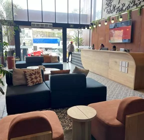 ホテル Hangar Select Aeropuerto Guadalajara